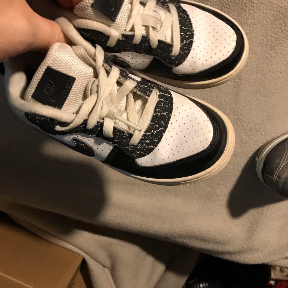 Nike - Picture 2 of 3